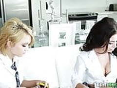 Adriana Lynn & Dakota Skye Free XXX | xvideosearch.com