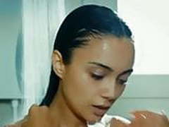 Damla Sonmez Shower Scene Gullerin Savasi TV Serie Online | xvideosearch.com