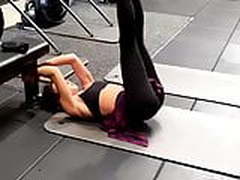 Sarah Hyland looking hot working out, February 2020. Online | xvideosearch.com