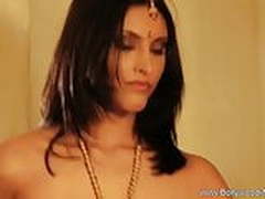 Letting Her Indian Beauty Wash Over You Online | xvideosearch.com