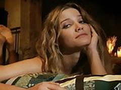 Fiammetta Cicogna ci mostra Gambe Piedi e Slip! Online | xvideosearch.com