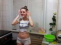 Russian YouTuber Cameltoe Hot Clip | xvideosearch.com