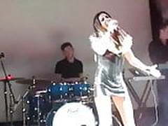 Ani Lorak oops Online | xvideosearch.com