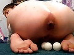 laying chicken eggs Free XXX | xvideosearch.com