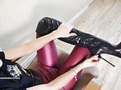 Bow and Lick Mistress Catherines Boots HD | xvideosearch.com