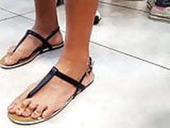 Close up filming her sexy feets toes Online | xvideosearch.com