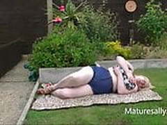 Relaxing in the garden Online | xvideosearch.com