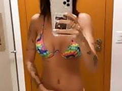 GabiPrado Se GabiPrado Exibindo Biquini Florido 1 2019 HD | xvideosearch.com