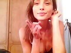 Gal Gadot Sings Bra HD | xvideosearch.com
