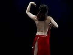 GIRL DANCING WITH ARMS UP 001 Online | xvideosearch.com