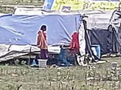 Indian bhabhi bathing outside HD | xvideosearch.com