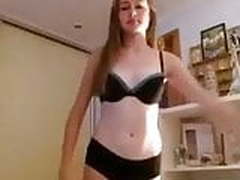 zeigt was sie hat Online | xvideosearch.com