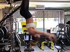 Kate Beckinsale working out upside down Free XXX | xvideosearch.com