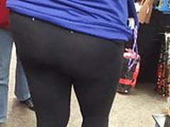 Thick teen ass in black leggings HD | xvideosearch.com