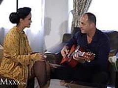 MOMxxx Guitar tutor gives housewife Jennifer Mendez hot fuck Hot Clip | xvideosearch.com