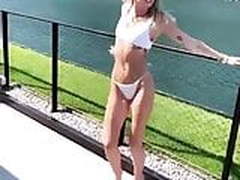 Miley Cyrus shaking her ass HD | xvideosearch.com