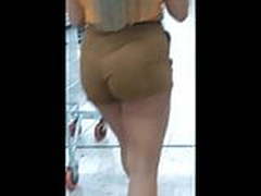 Tirando o shortinho da bunda gigante Free XXX | xvideosearch.com