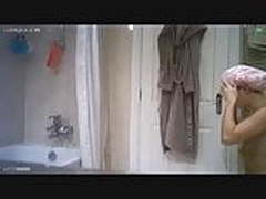 LOLO A POIL SOUS SA ROBE DE CHAMBRE HD | xvideosearch.com