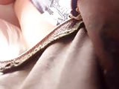 debaixo da saia rabo lindo dessa coroa HD | xvideosearch.com