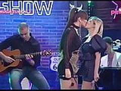 Kija Kockar i Milica Pavlovic Lezbo Poljubac Full Video | xvideosearch.com