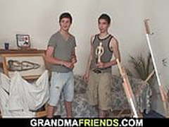 Young boys bang nude old lady from both sides Hot Clip | xvideosearch.com