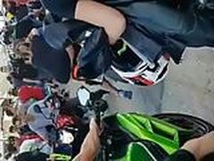 Safada de Sainha Moto HD | xvideosearch.com