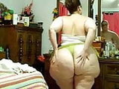 Nalgona madura abuela bailando HD | xvideosearch.com