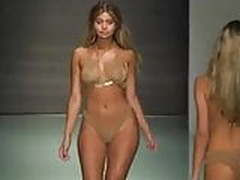 All that jiggle Online | xvideosearch.com