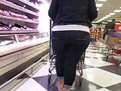 Fat juicy wide ass BBW PAWG MILF in tight jeans Hot Clip | xvideosearch.com