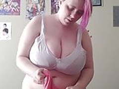 Exposed fat PAWG puts on huge panties HD | xvideosearch.com