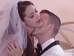 Babe Avi Love feels so happy to have it in her ass doggy HD | xvideosearch.com