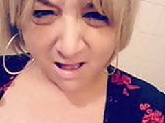 French cougar masturbating HD | xvideosearch.com