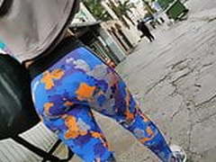 Hot milf ass in colorful leggings candid