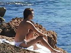 Topless on the rocks. HD | xvideosearch.com