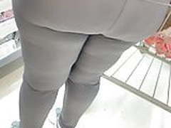 African milf Phat Ass in grey tights!! Online | xvideosearch.com