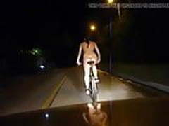 Aa rahi hon apni chut dene aapke paas Free XXX | xvideosearch.com