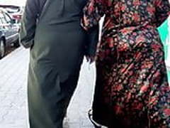 Big arabic ass bouncing in the street HD | xvideosearch.com