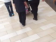 BBW Milf in black leggings Online | xvideosearch.com