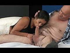 SHOCK! She Looks Like Arya Stark During First Date Full Video | xvideosearch.com