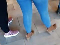 Waiting in line at starbucks HD | xvideosearch.com