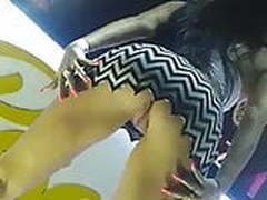 Sem calcinha no palco HD | xvideosearch.com