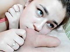 She sucks dick on webcam HD | xvideosearch.com