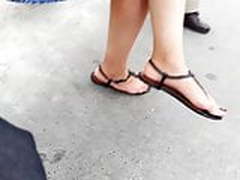 Filming her sexy feets, sexy toes in sandals Free XXX | xvideosearch.com