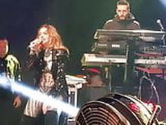 Hadise Sexy Body Costume Piazza Concert HD | xvideosearch.com