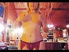 Wife posing HD | xvideosearch.com