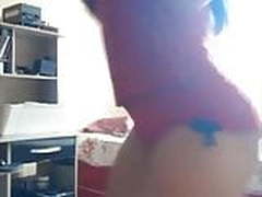 Gostosa Dancando Funk de Shortinho Vermelho Hot Clip | xvideosearch.com