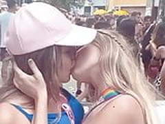 Pegacao das novinhas no carnaval 5 Hot Clip | xvideosearch.com