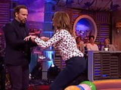 Marieke Elsinga squat met dr blubberbillen. Wat een kont. Free XXX | xvideosearch.com