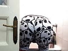 Big ass Gf bends over housework Full Video | xvideosearch.com