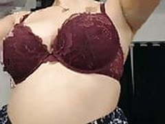 Showing Off Online | xvideosearch.com